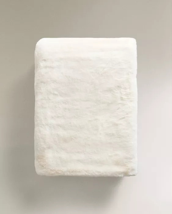 شال مبل زارا هوم FAUX FUR THROW رنگ سفید